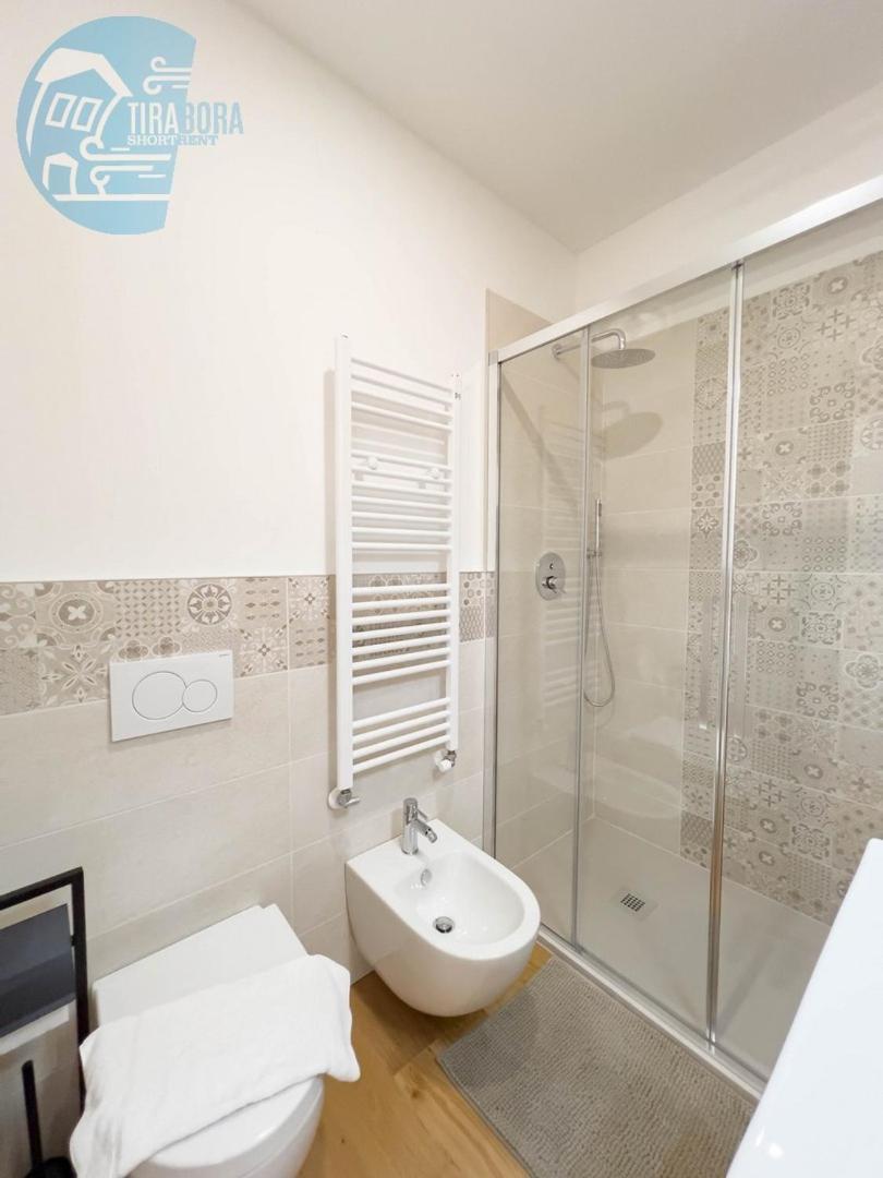 Cassa Di Risparmio 11 Tirabora Short Rent Apartment