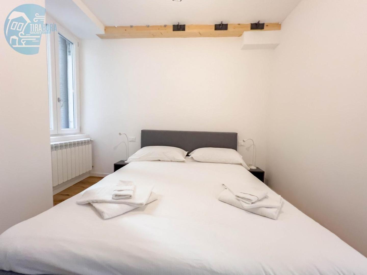 Cassa Di Risparmio 11 Tirabora Short Rent Apartment