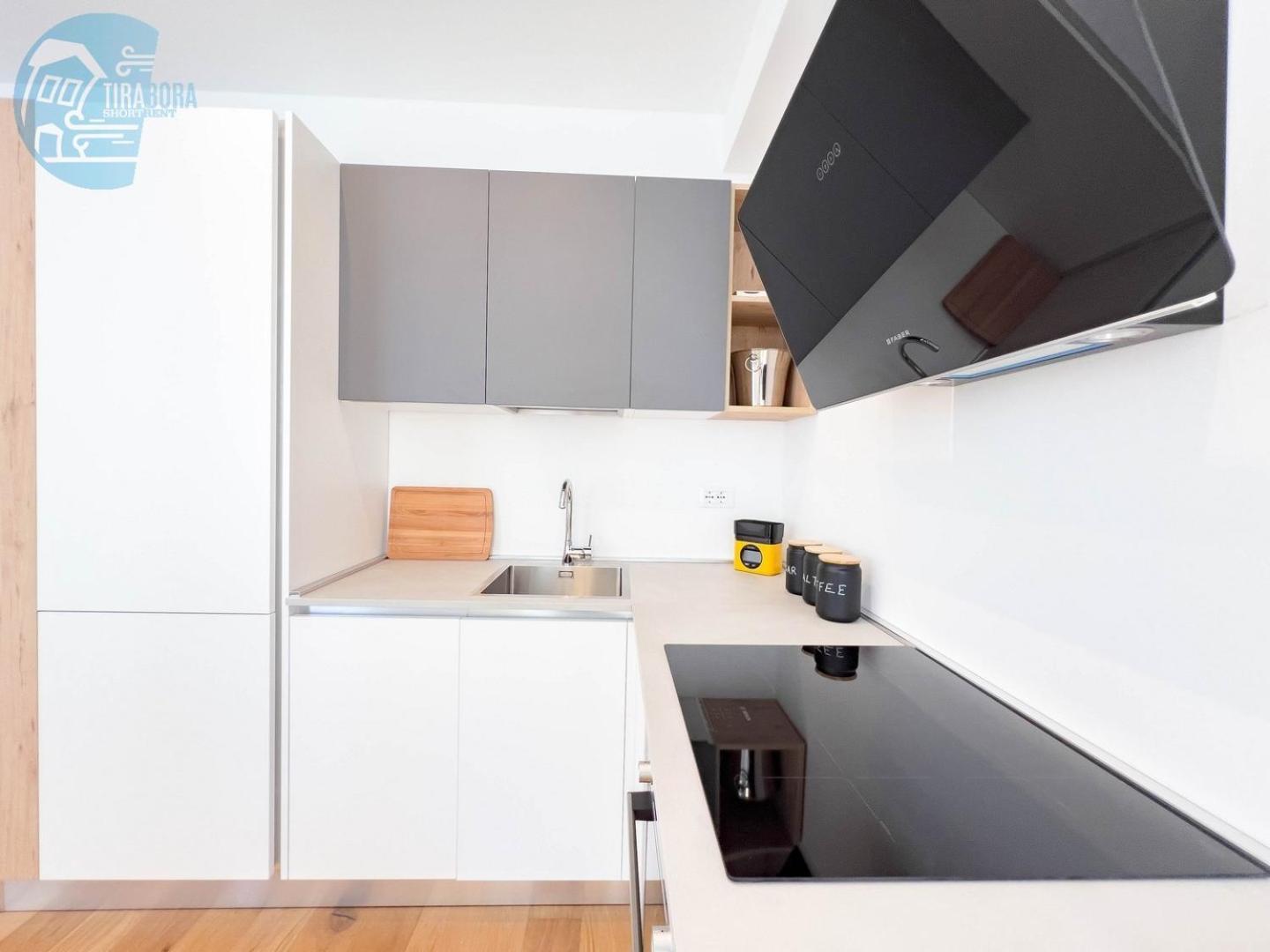 Cassa Di Risparmio 11 Tirabora Short Rent *
